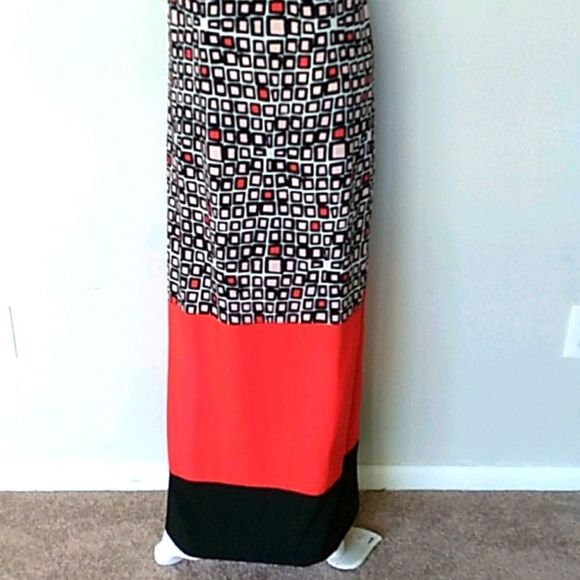 Donna Morgan Sleeveless Maxi Dress. Size 2 - Picture 7 of 10